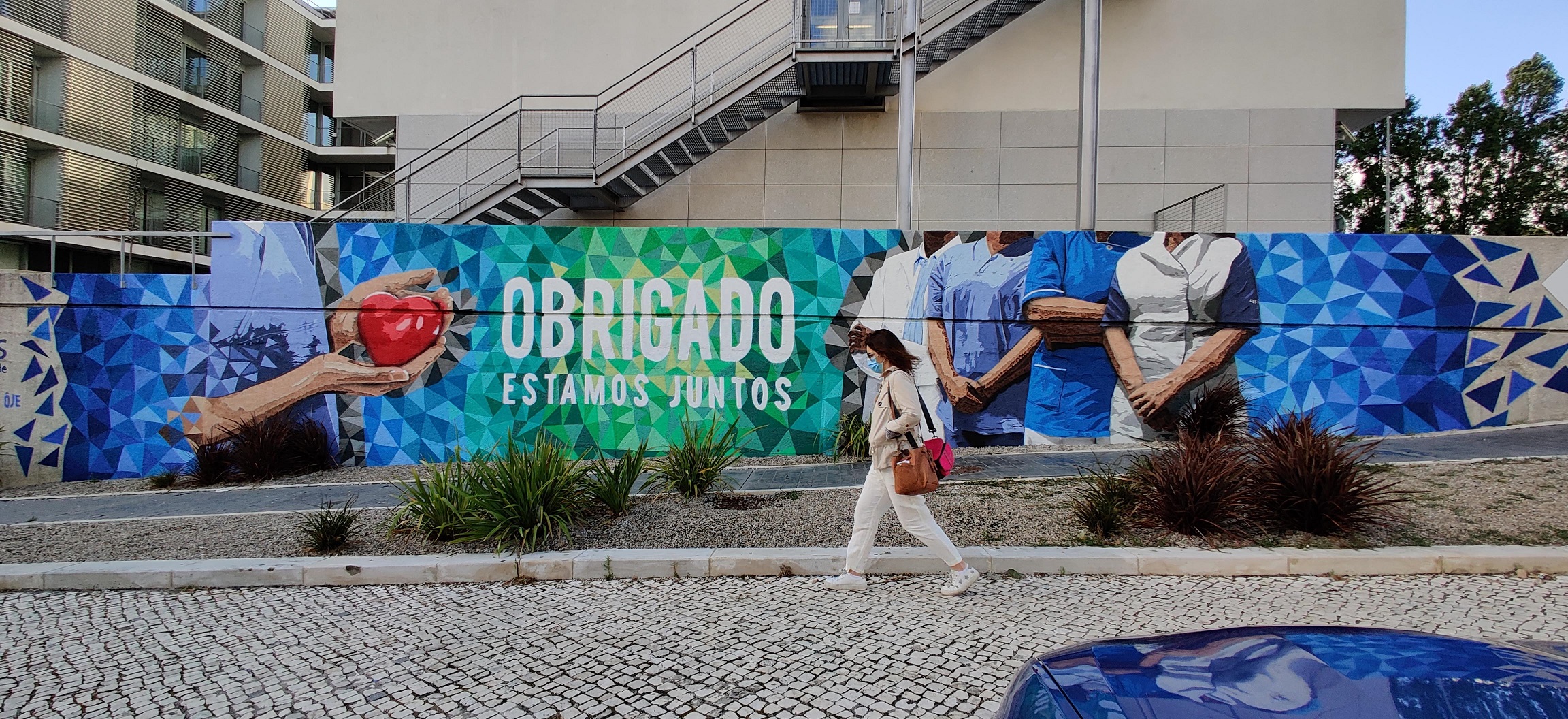 Artistas Portugueses Criam Mural De Homenagem Aos Profissionais De